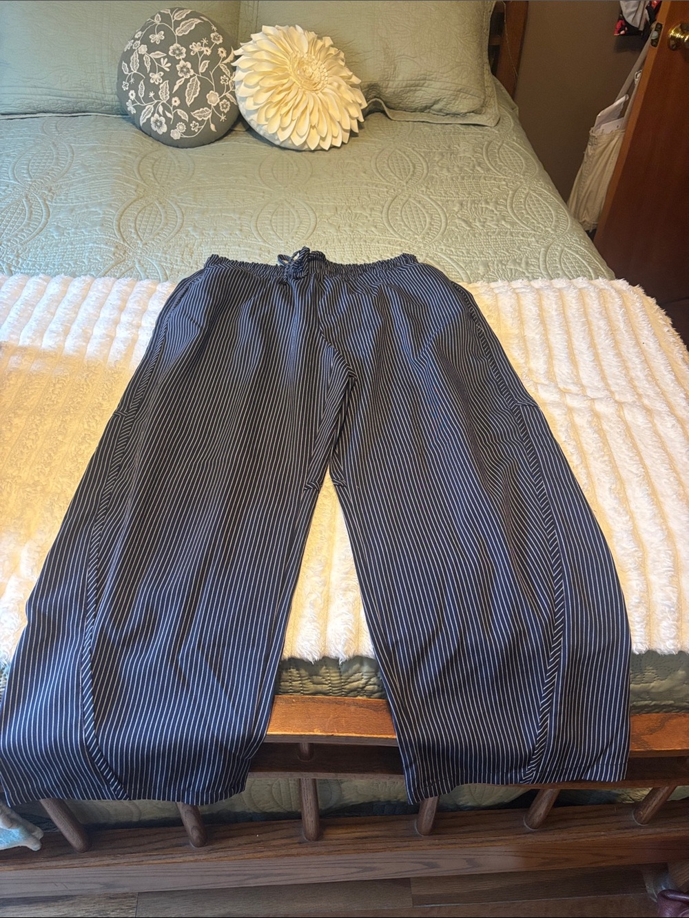 Women’s Navy Pinstripe Drawstring barrel Pants